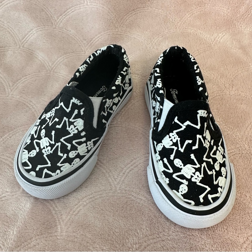 Tommy Bahama Toddler Skeleton Shoes Size 5